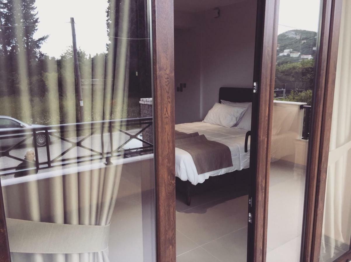 The Little Prince Luxury Suites Ипсос Екстериор снимка