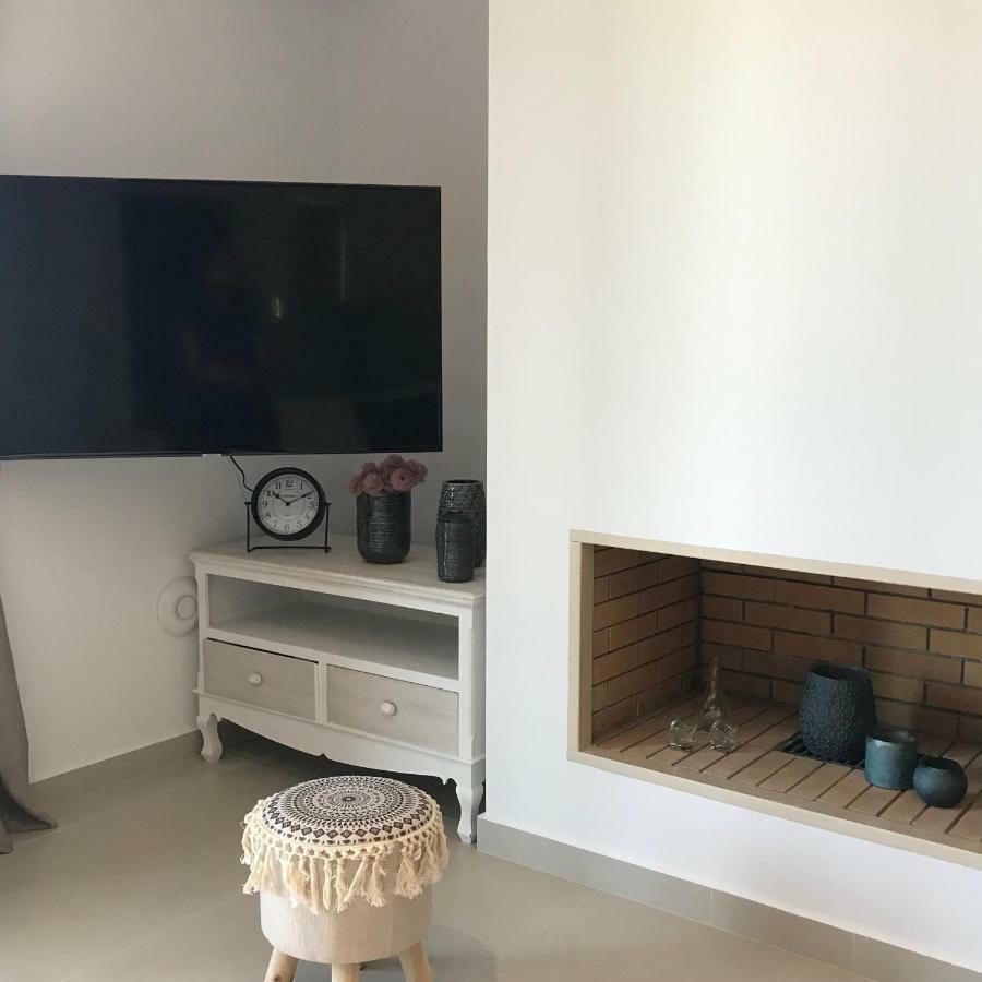 The Little Prince Luxury Suites Ипсос Екстериор снимка