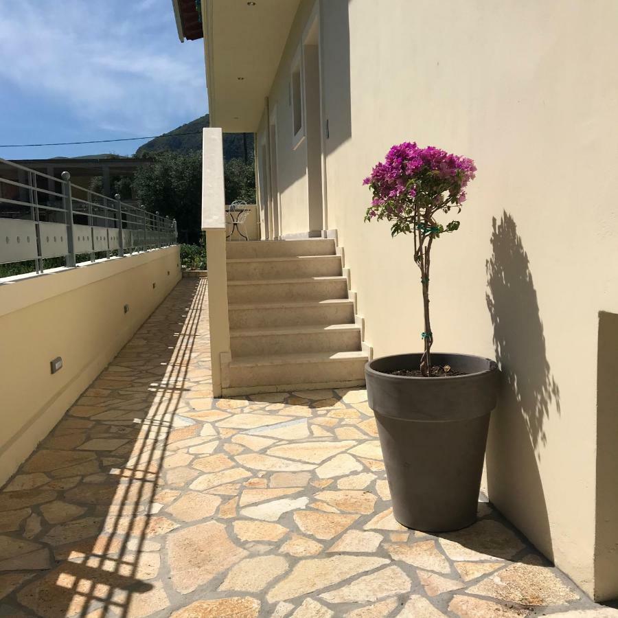 The Little Prince Luxury Suites Ипсос Екстериор снимка